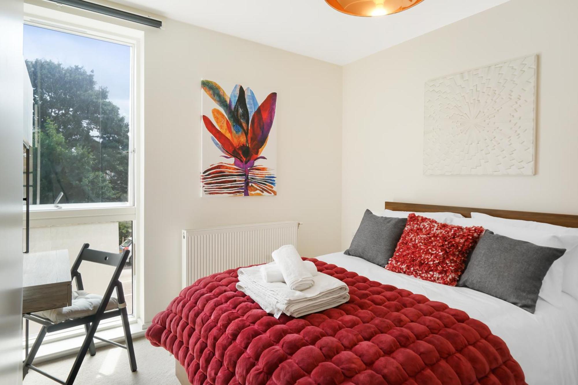 Chic Zone 2 Apartment London